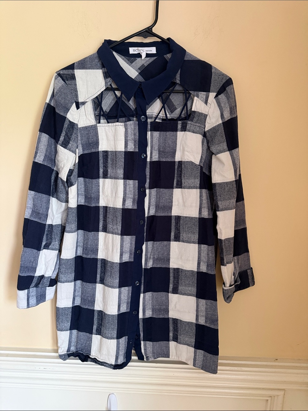 BCBGeneration Navy and White Plaid Flannel Shirt Size Medium